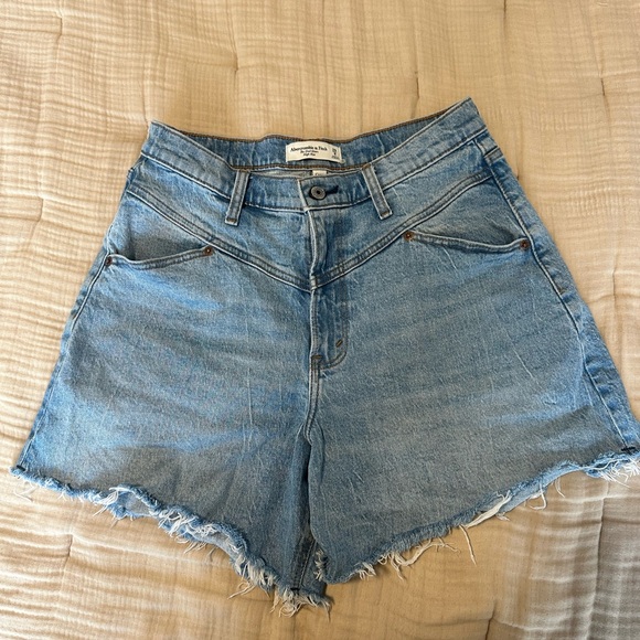 Abercrombie Curve Love High Rise Dad Short - Picture 4 of 7